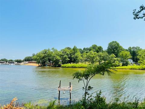 6304 Lynchburg Rd, Hickory, NC 28601