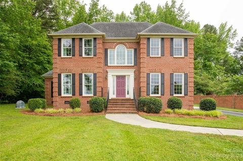 1042 Estate Dr, York, SC 29745