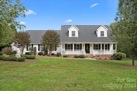 1560 Glenway Rd, Clover, SC 29710
