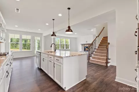 359 W Waterlynn Rd, Mooresville, NC 28117