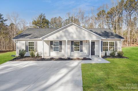 1082 Westminster Dr, Lancaster, SC 29720