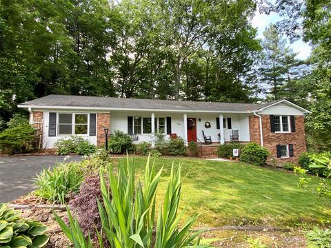 129 Long John Dr, Hendersonville, NC 28791