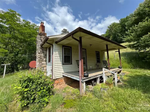 1223 Old Mountain Rd, Mars Hill, NC 28754