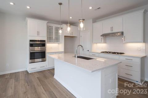 2860 Guillen Ct, Kannapolis, NC 28081