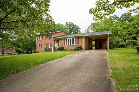 690 Bancroft Dr, Rock Hill, SC 29730