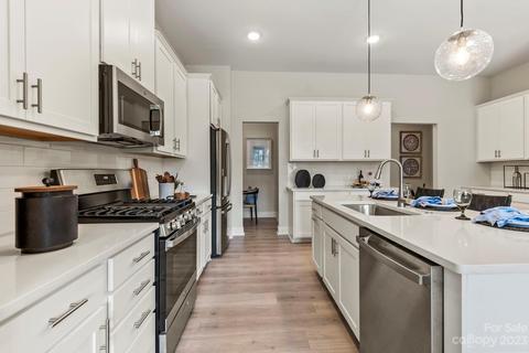 8946 Morning Mist Rd, Harrisburg, NC 28075