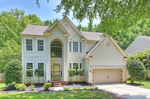 141 Creekside Dr, Fort Mill, SC 29715