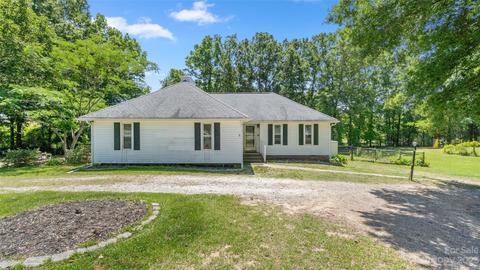 711 Starcliff Cir, Lancaster, SC 29720