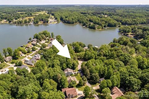 3641 Bay Dr, Sherrills Ford, NC 28673