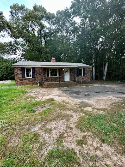 310 Sunnyside Shady Rest Rd, Bessemer City, NC 28016