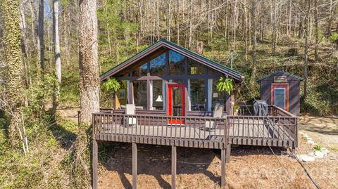 7582 Highlands Rd, Franklin, NC 28734