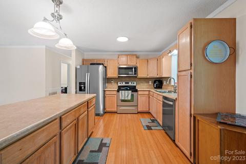 4292 Hunters Run, Trinity, NC 27370 photo 11