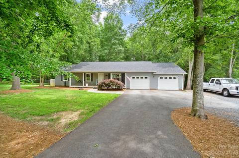 4292 Hunters Run, Trinity, NC 27370 photo 3