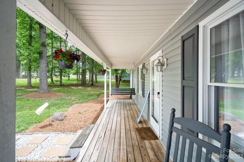 4292 Hunters Run, Trinity, NC 27370 photo 6