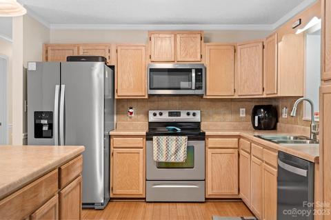 4292 Hunters Run, Trinity, NC 27370 photo 12