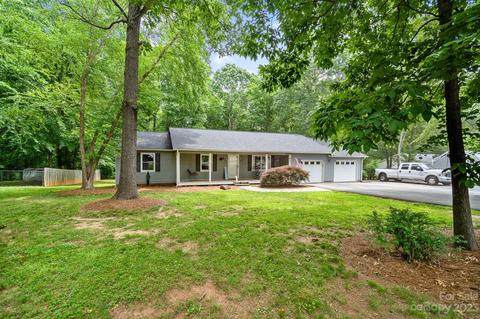4292 Hunters Run, Trinity, NC 27370 photo 2