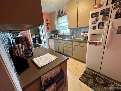 1377 Pear Dr, Conover, NC 28613 photo 18