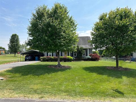 1377 Pear Dr, Conover, NC 28613 photo 2