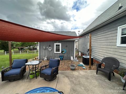 1377 Pear Dr, Conover, NC 28613 photo 13