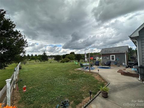 1377 Pear Dr, Conover, NC 28613 photo 14