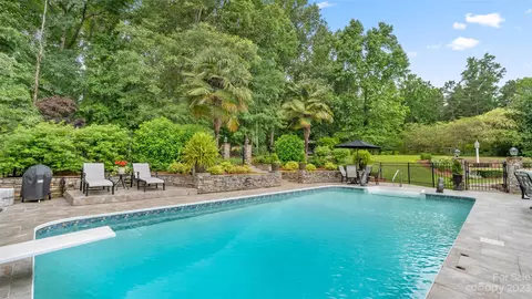 1935 Tara Trl, Lancaster, SC 29720