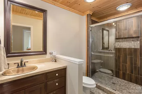47 Robert E Lee Dr, Flat Rock, NC 28731 photo 14