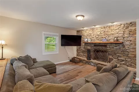 47 Robert E Lee Dr, Flat Rock, NC 28731 photo 17