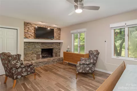 47 Robert E Lee Dr, Flat Rock, NC 28731 photo 13