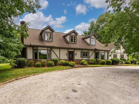 1645 Red Fox Rd, Tryon, NC 28782 photo 2