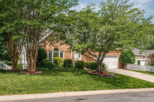 6124 Tuskan Dr, Charlotte, NC 28270