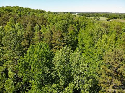APT 157 Rolling Road, Lincolnton, NC 28092