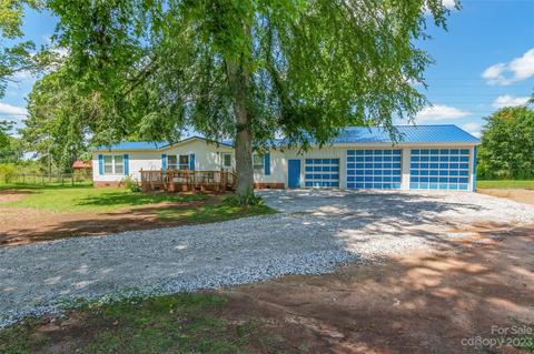 1556 Catawba River Rd, Fort Lawn, SC 29714