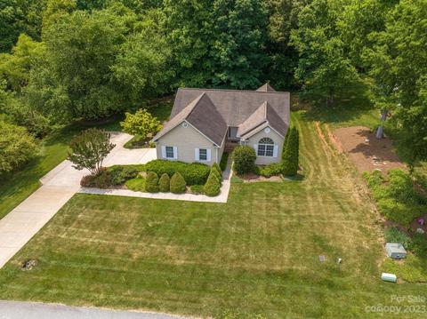 409 Mooreland Dr NE, Conover, NC 28613 photo 2