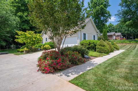409 Mooreland Dr NE, Conover, NC 28613 photo 7