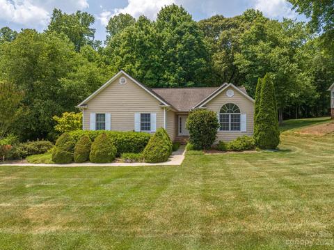 409 Mooreland Dr NE, Conover, NC 28613