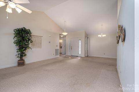 409 Mooreland Dr NE, Conover, NC 28613 photo 11