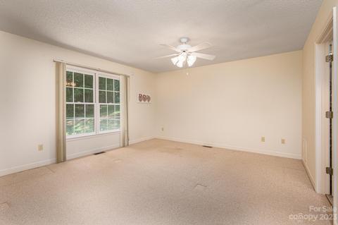 409 Mooreland Dr NE, Conover, NC 28613 photo 23