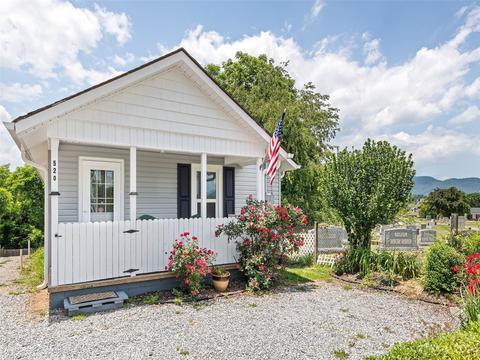 520 Academy St, Canton, NC 28716