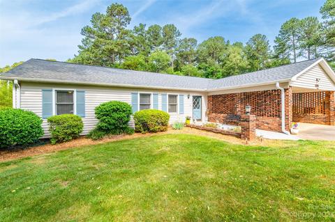 1505 Cameron Dr, Statesville, NC 28625