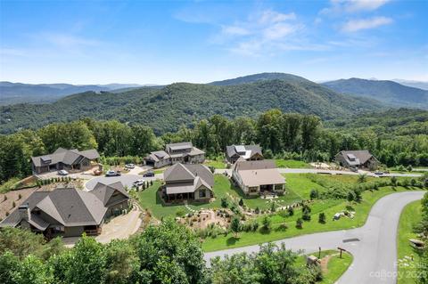 15 Peregrines Ridge Ct, Fairview, NC 28730