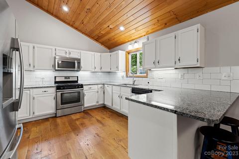 124 Laurel Hill Dr, Spruce Pine, NC 28777 photo 8