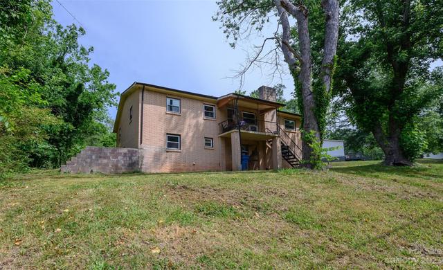 231 8th Ave Dr SE, Hickory, NC 28602