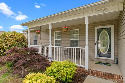 204 Pine Meadows Cir, Hickory, NC 28602 photo 13