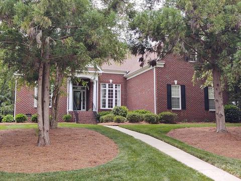 2000 Bauer Pl, Waxhaw, NC 28173