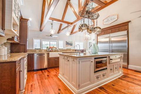 726 Frontier Rd, Clover, SC 29710 photo 10