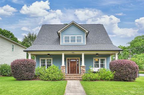 451 Melbourne Ct, Charlotte, NC 28209