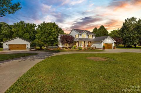 6173 Little Mountain Rd, Clover, SC 29710