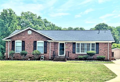 3034 Rosehill Dr, Charlotte, NC 28212