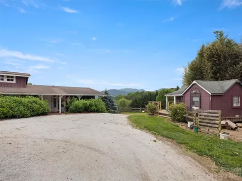 158 Goodyacre Dr, Waynesville, NC 28786