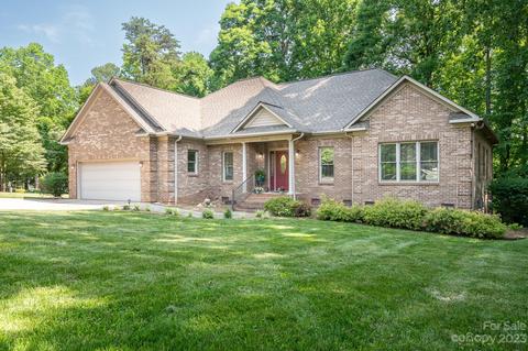 2552 Las Brisas Ln, Denver, NC 28037
